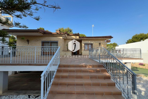 Tweedehands - Villa -
Orihuela Costa - Campoamor