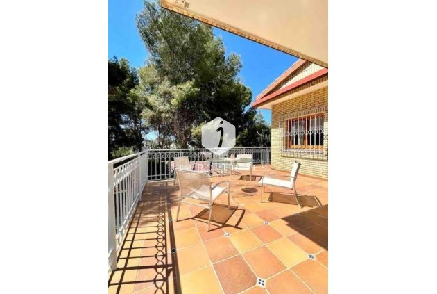 Tweedehands - Villa -
Orihuela Costa - Campoamor