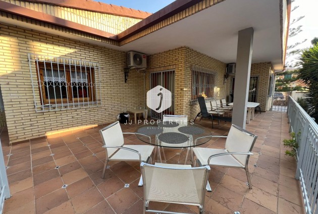 Tweedehands - Villa -
Orihuela Costa - Campoamor