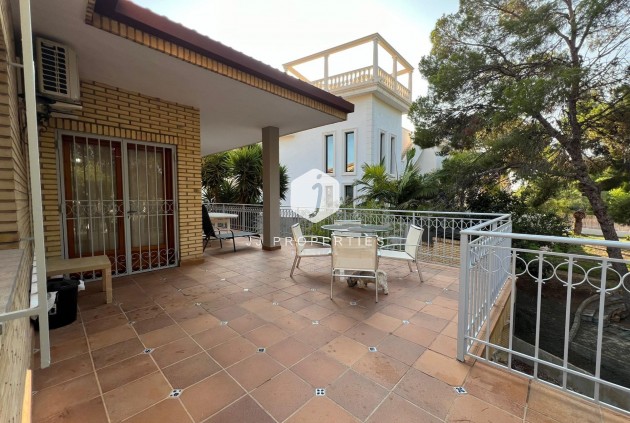 Tweedehands - Villa -
Orihuela Costa - Campoamor