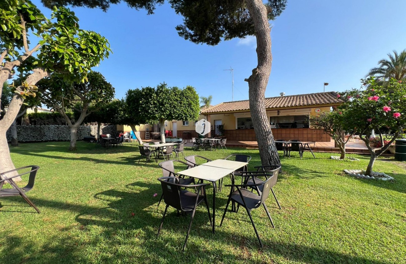 Tweedehands - Villa -
Orihuela Costa - Campoamor