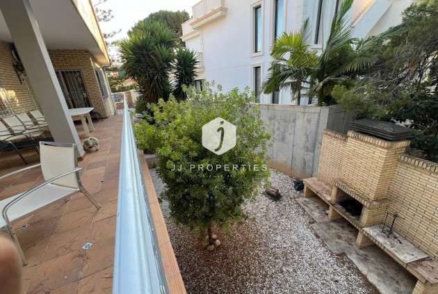 Tweedehands - Villa -
Orihuela Costa - Campoamor