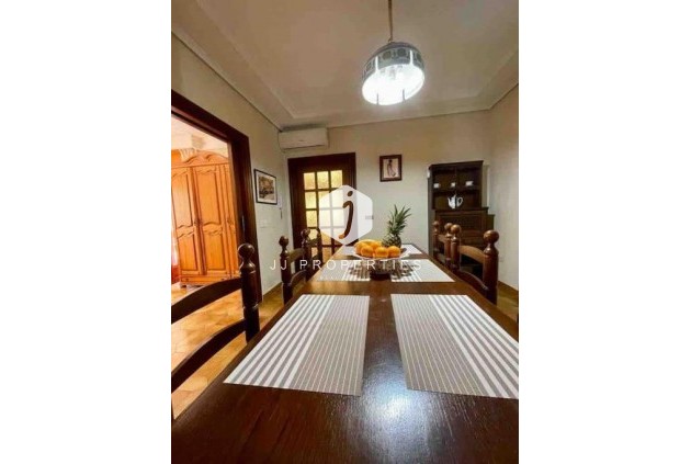 Tweedehands - Villa -
Orihuela Costa - Campoamor