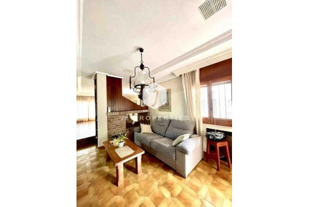 Tweedehands - Villa -
Orihuela Costa - Campoamor