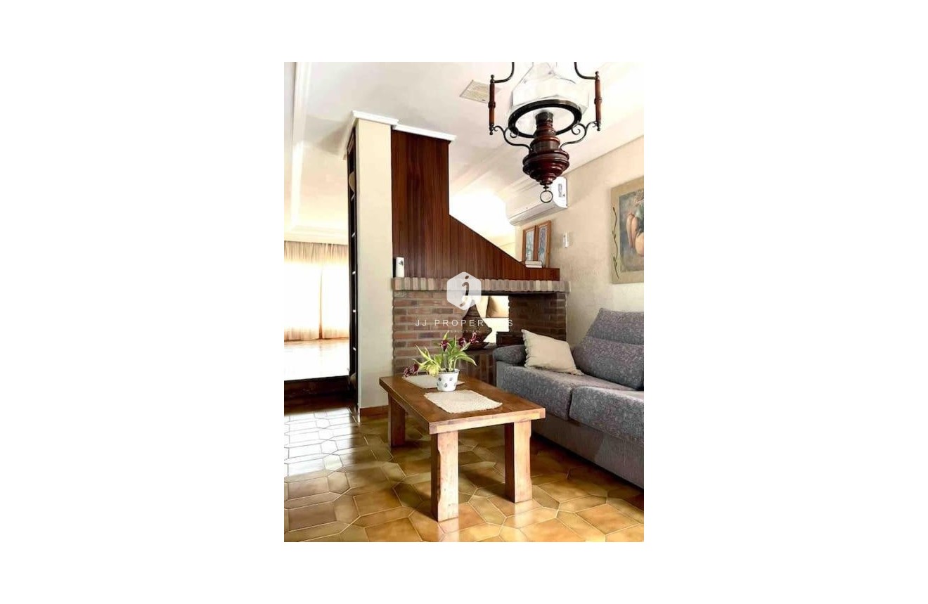 Tweedehands - Villa -
Orihuela Costa - Campoamor