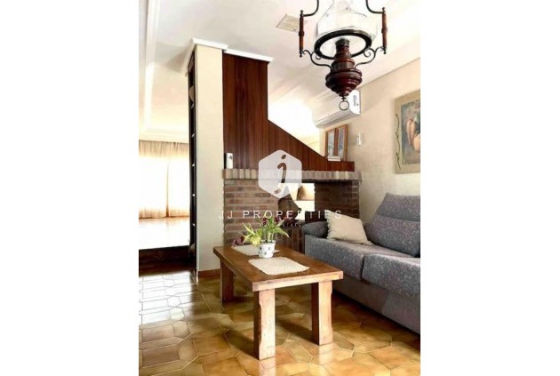 Tweedehands - Villa -
Orihuela Costa - Campoamor