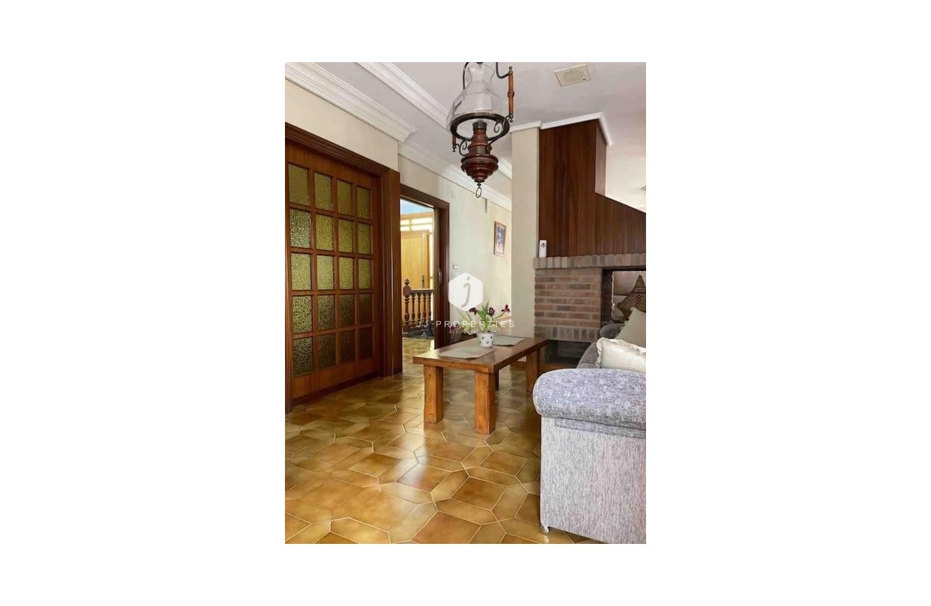 Tweedehands - Villa -
Orihuela Costa - Campoamor