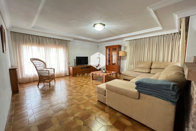 Tweedehands - Villa -
Orihuela Costa - Campoamor