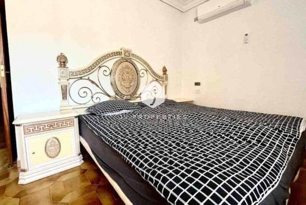 Tweedehands - Villa -
Orihuela Costa - Campoamor