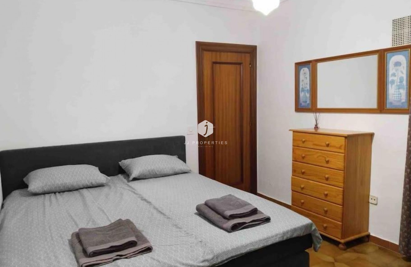 Tweedehands - Villa -
Orihuela Costa - Campoamor