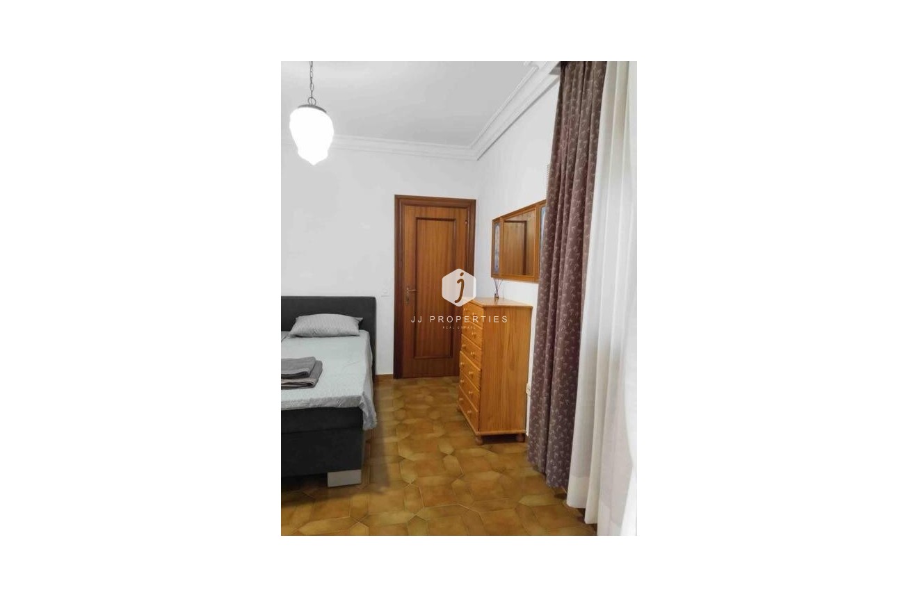 Tweedehands - Villa -
Orihuela Costa - Campoamor