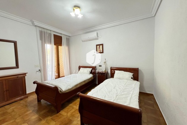 Tweedehands - Villa -
Orihuela Costa - Campoamor