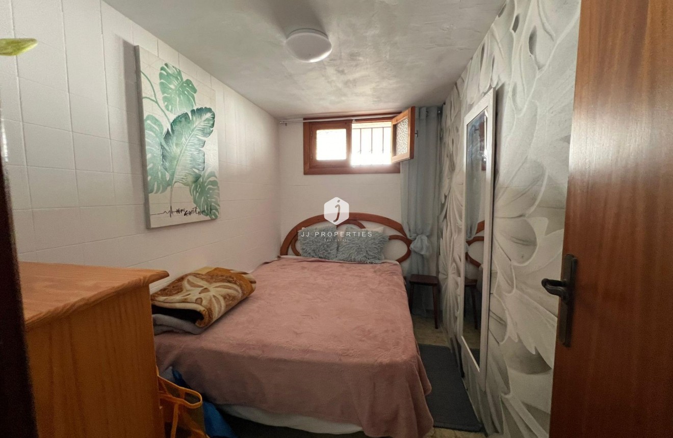 Tweedehands - Villa -
Orihuela Costa - Campoamor