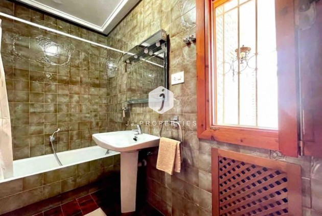 Tweedehands - Villa -
Orihuela Costa - Campoamor