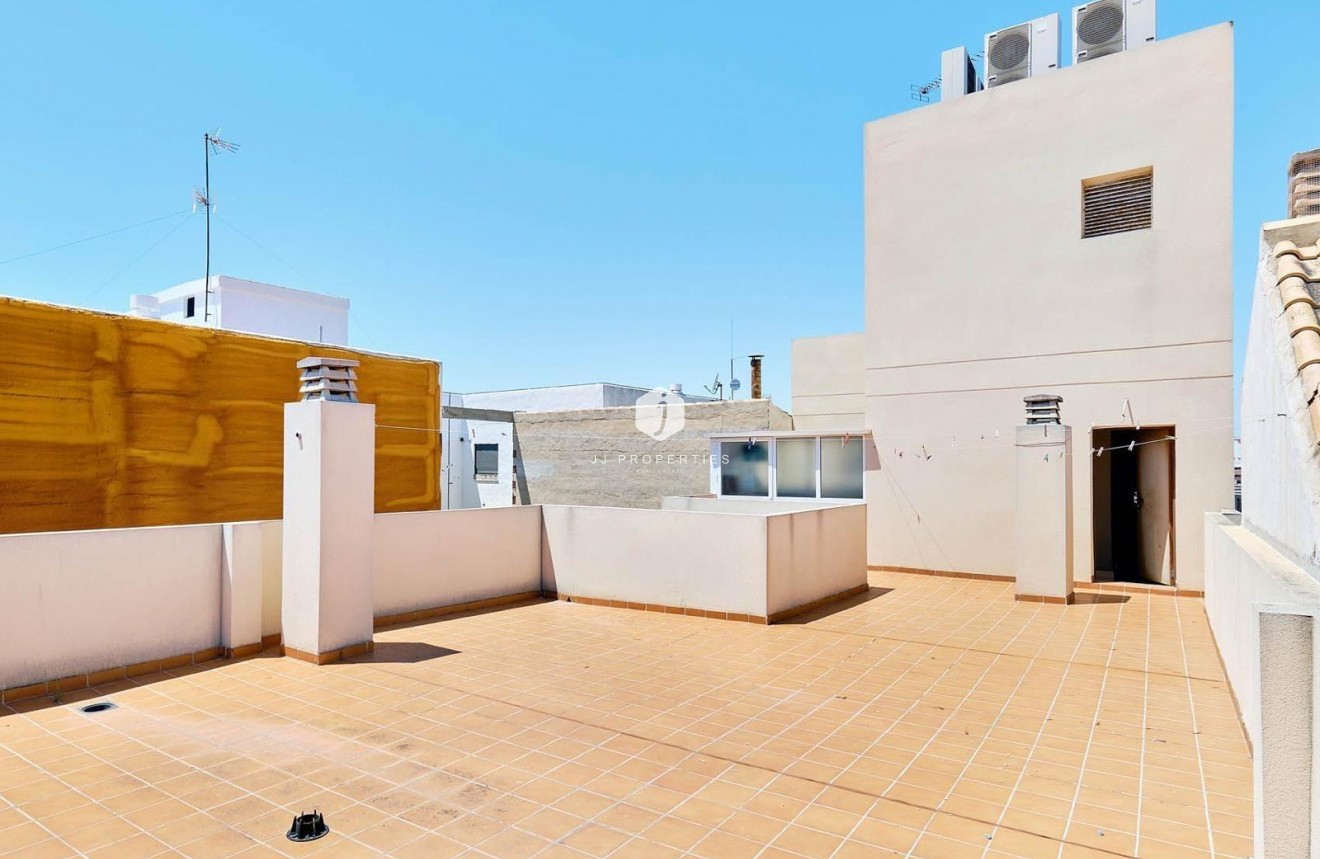 Segunda mano - Ático -
Torrevieja