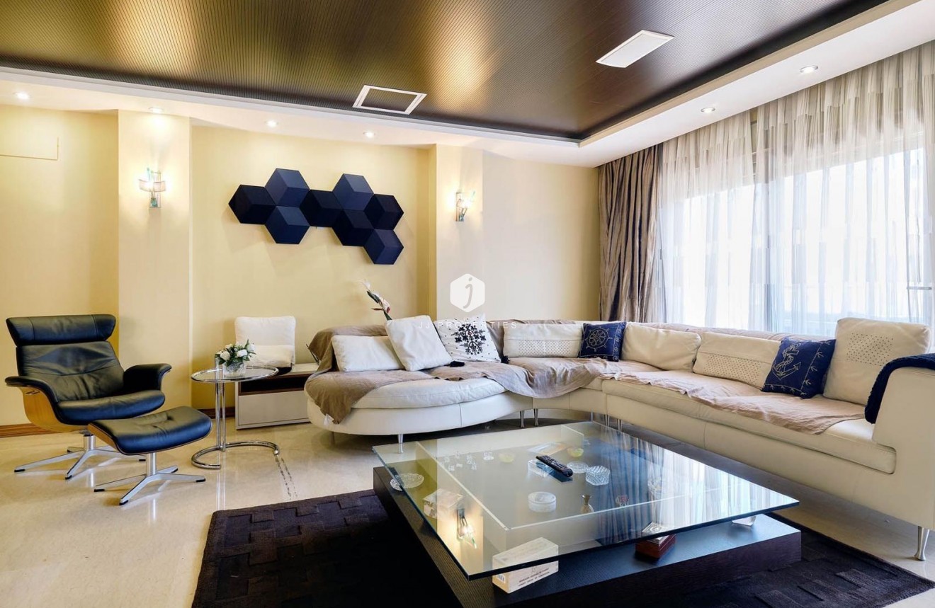 Segunda mano - Ático -
Torrevieja