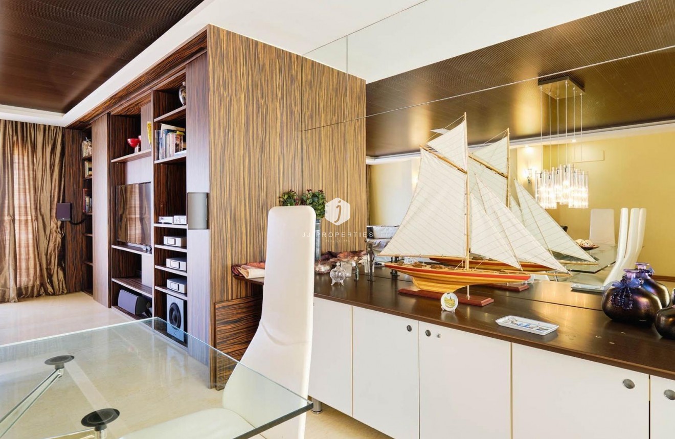 Segunda mano - Ático -
Torrevieja