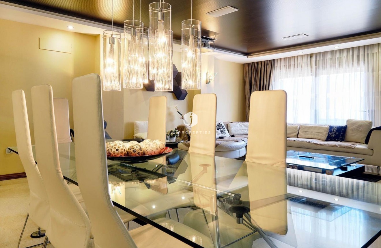 Segunda mano - Ático -
Torrevieja