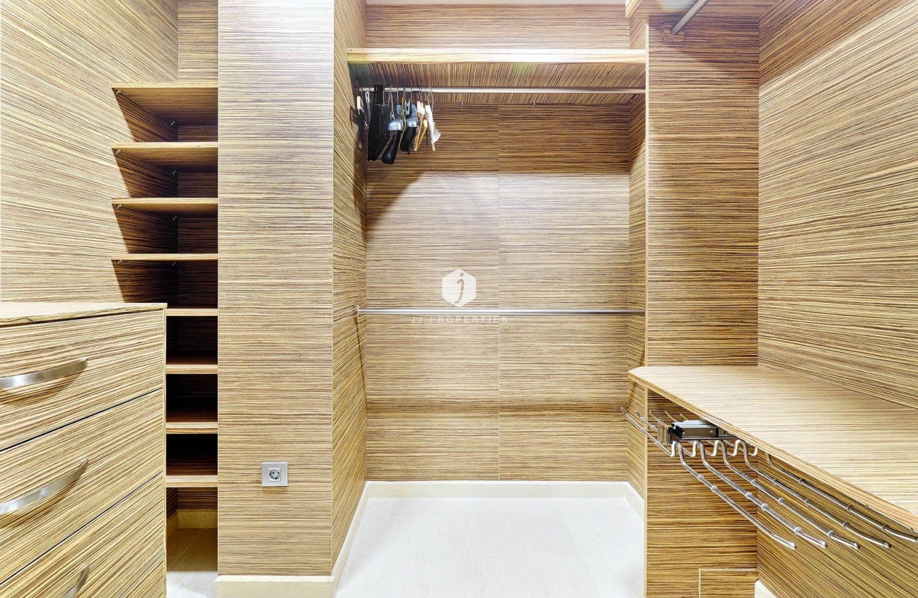 Segunda mano - Ático -
Torrevieja