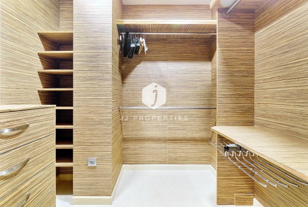 Segunda mano - Ático -
Torrevieja