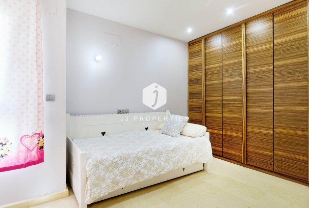 Segunda mano - Ático -
Torrevieja