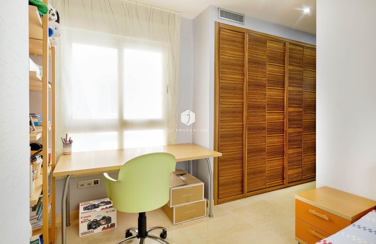 Segunda mano - Ático -
Torrevieja