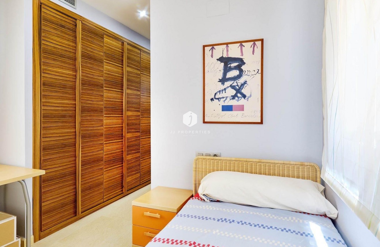 Segunda mano - Ático -
Torrevieja