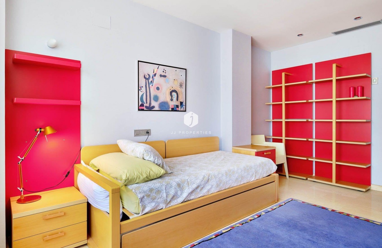 Segunda mano - Ático -
Torrevieja