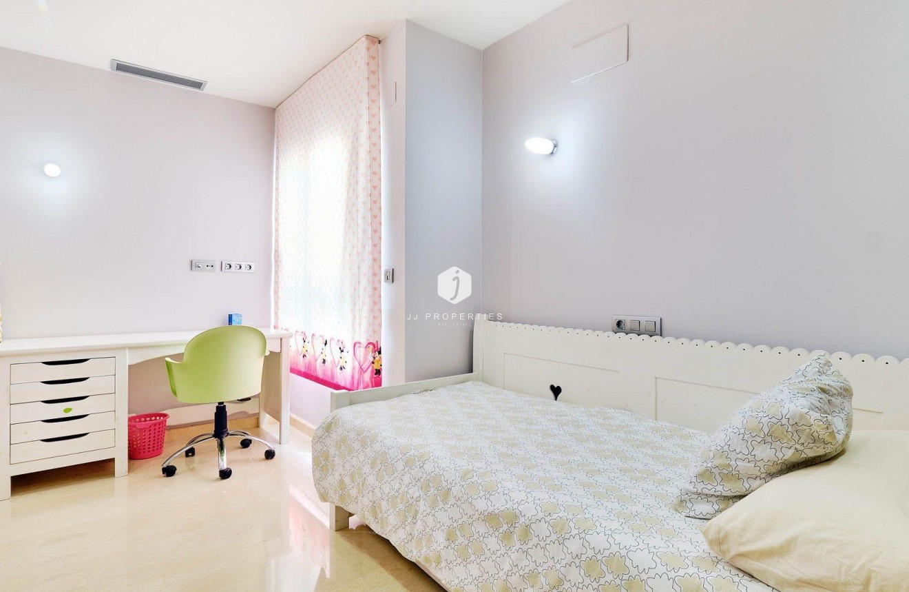 Segunda mano - Ático -
Torrevieja