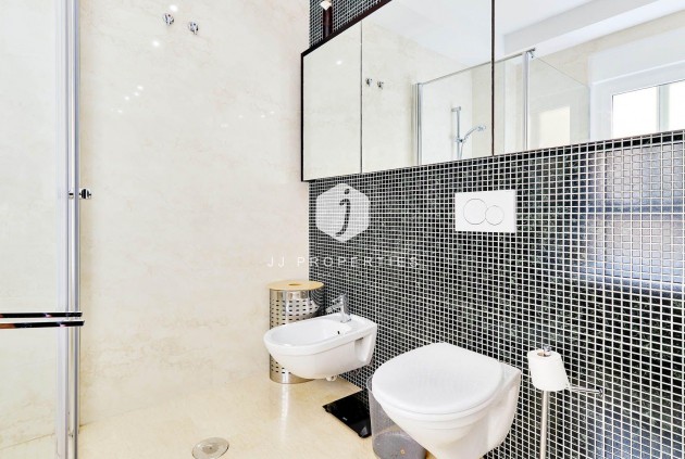 Segunda mano - Ático -
Torrevieja