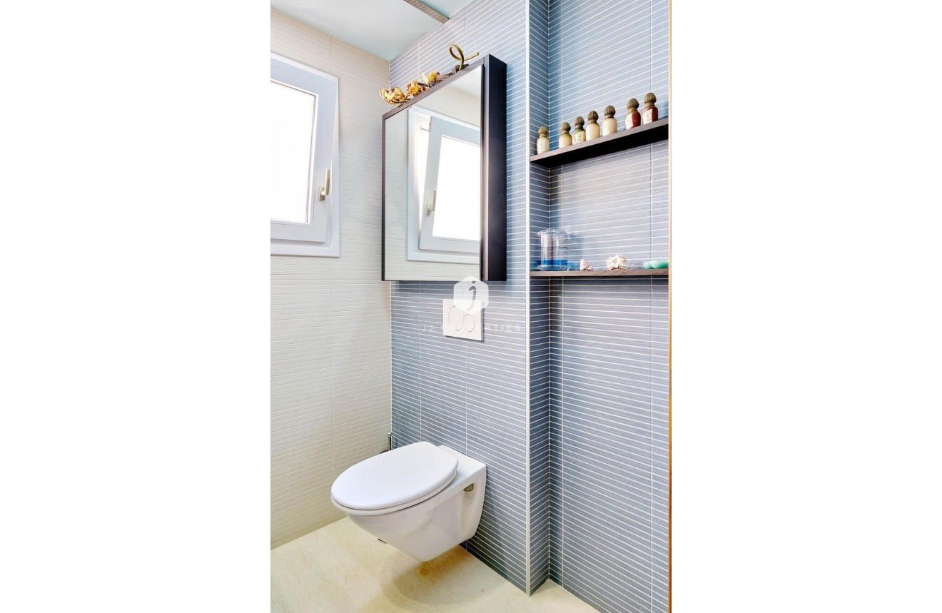 Segunda mano - Ático -
Torrevieja