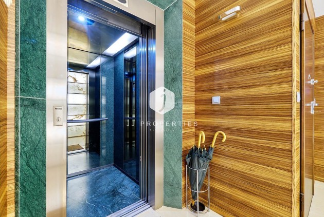 Segunda mano - Ático -
Torrevieja