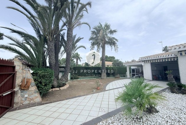 Tweedehands - Villa -
Orihuela Costa - Campoamor