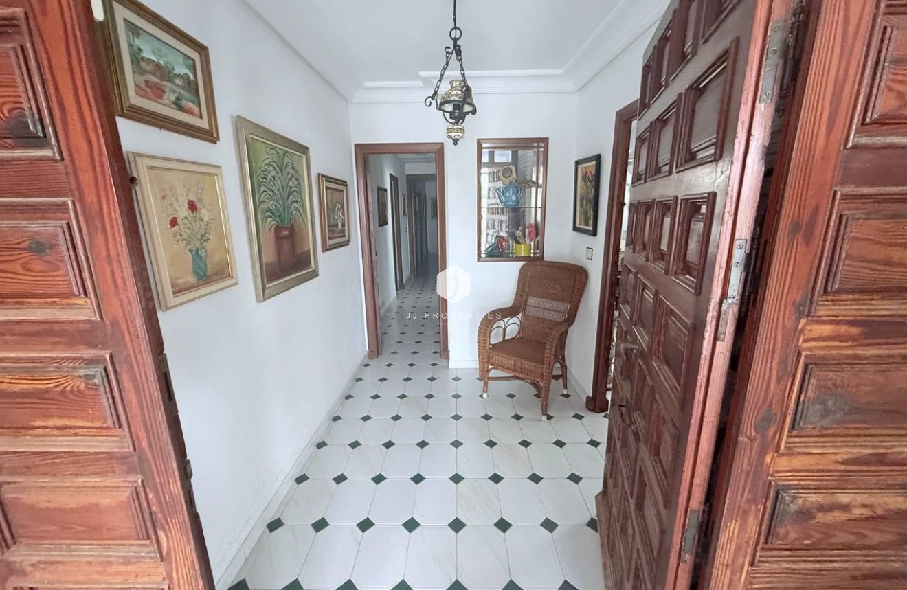 Tweedehands - Villa -
Orihuela Costa - Campoamor