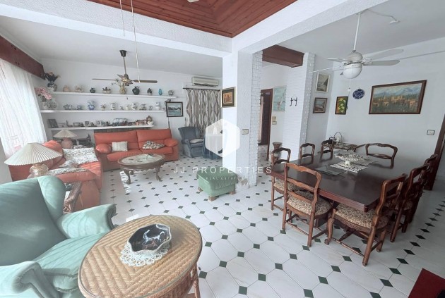 Tweedehands - Villa -
Orihuela Costa - Campoamor