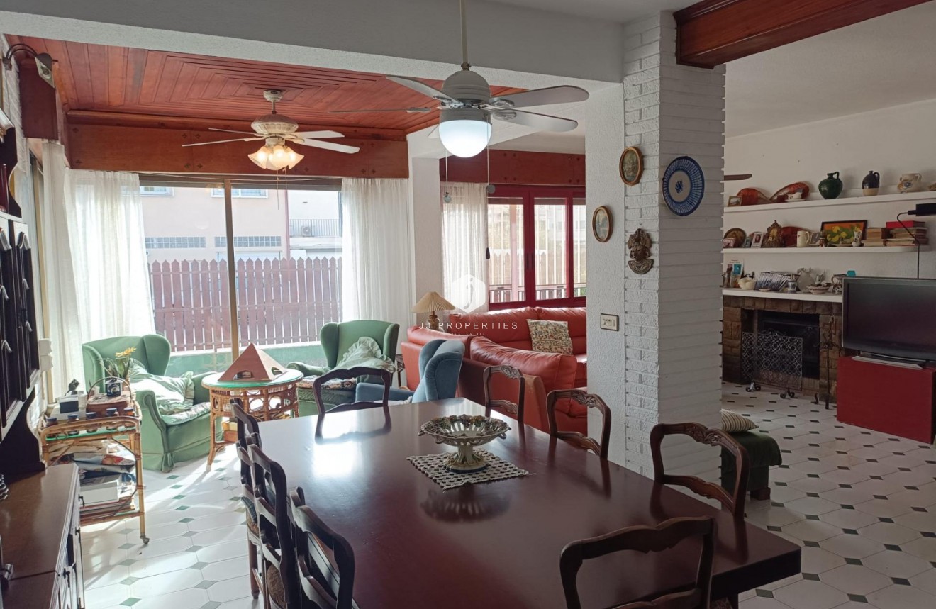 Tweedehands - Villa -
Orihuela Costa - Campoamor