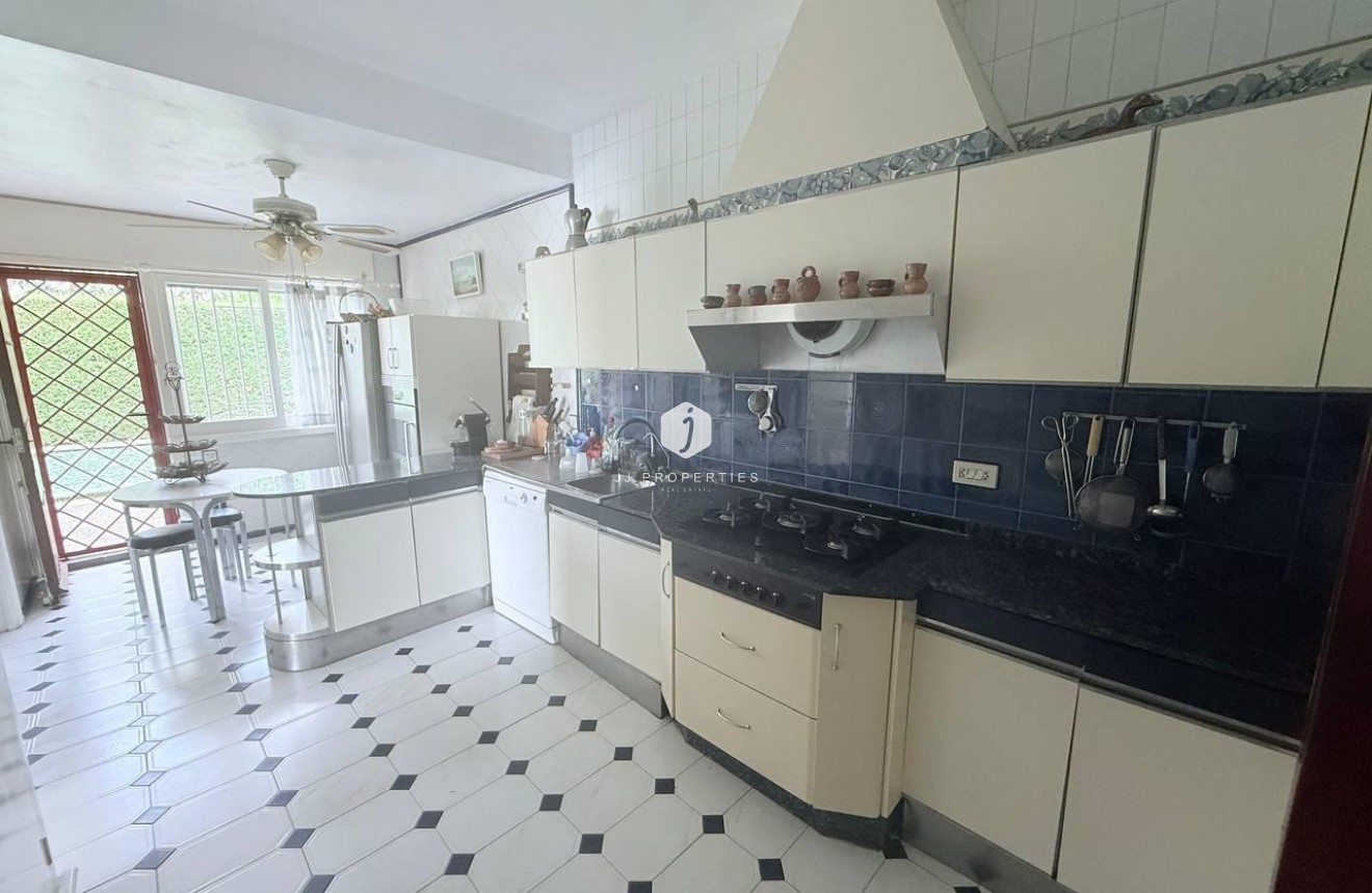 Tweedehands - Villa -
Orihuela Costa - Campoamor