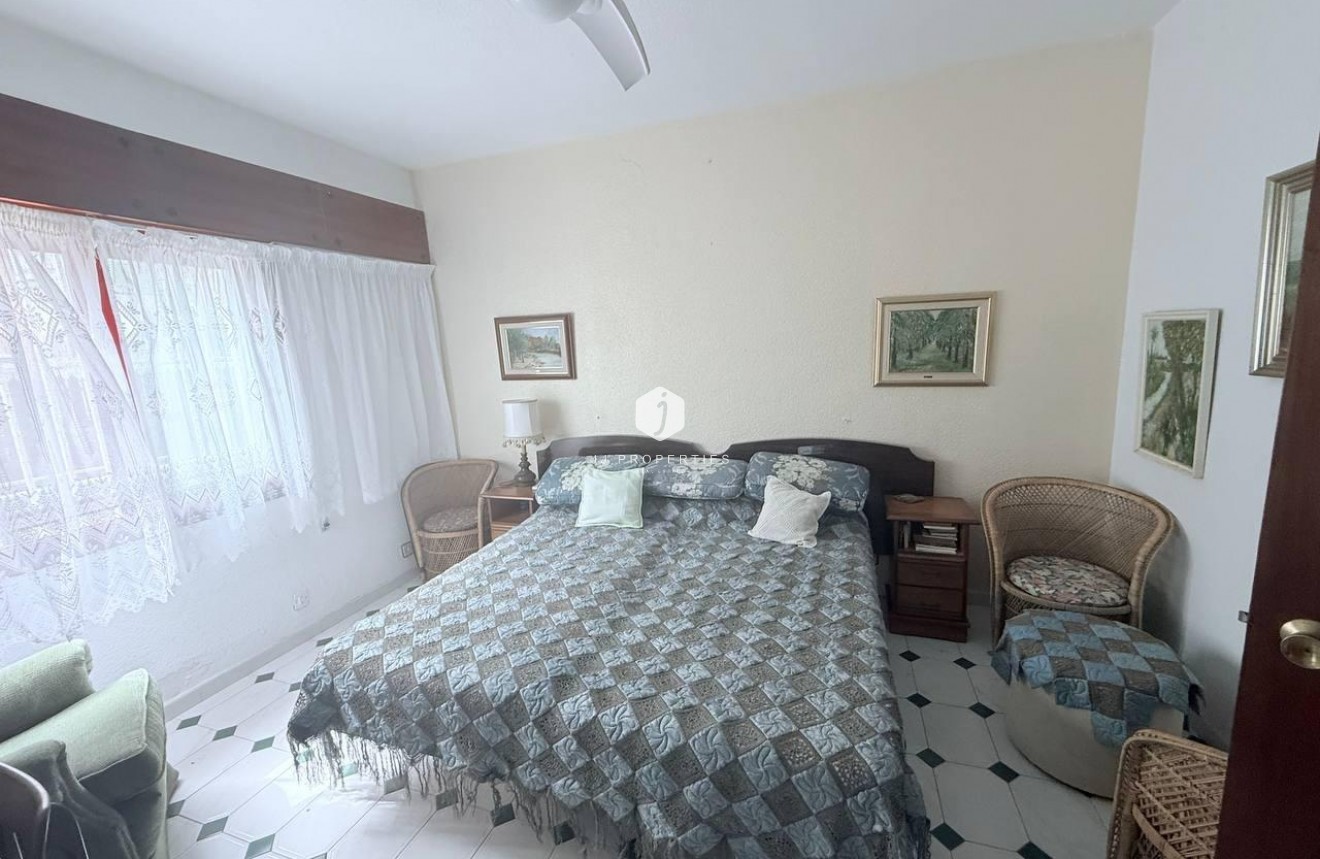 Tweedehands - Villa -
Orihuela Costa - Campoamor