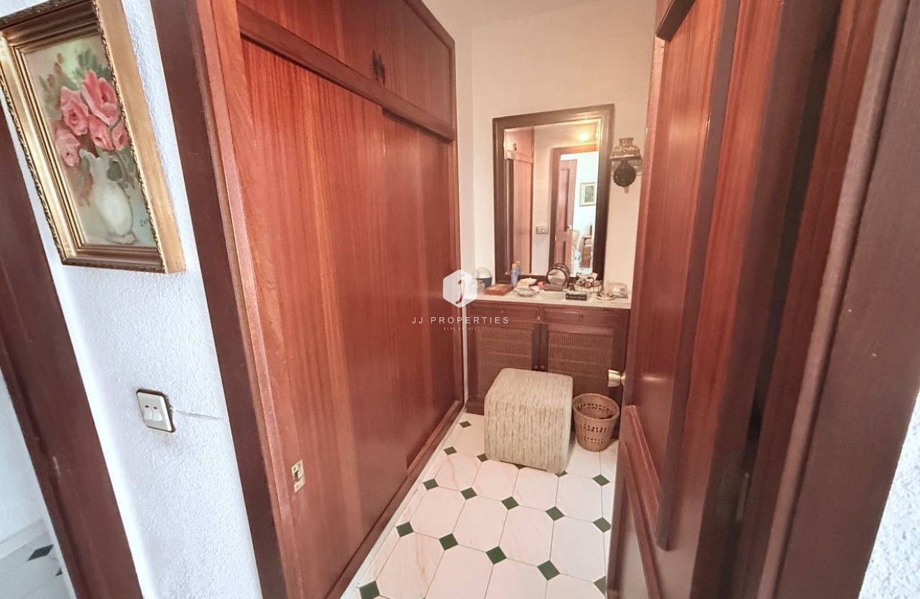 Tweedehands - Villa -
Orihuela Costa - Campoamor