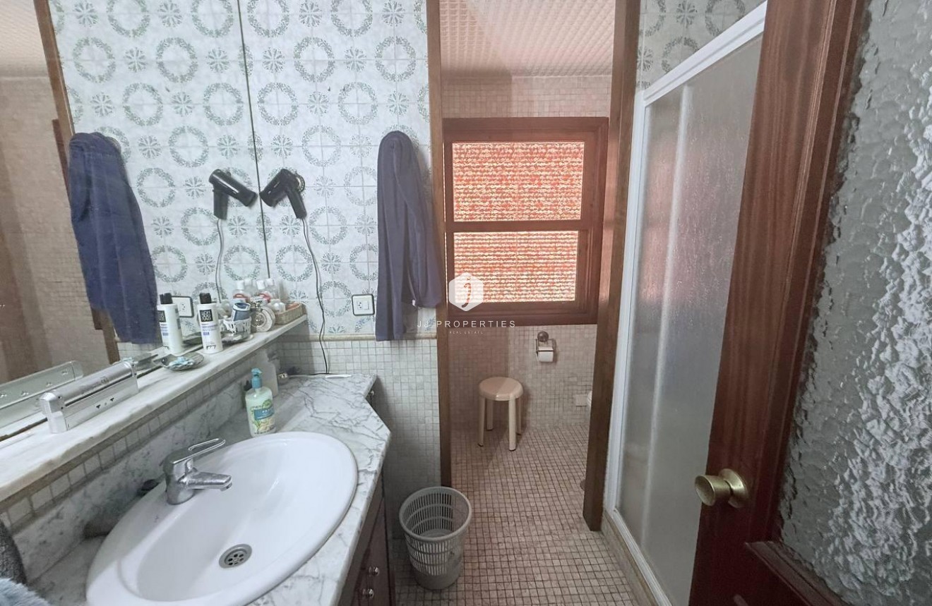 Tweedehands - Villa -
Orihuela Costa - Campoamor