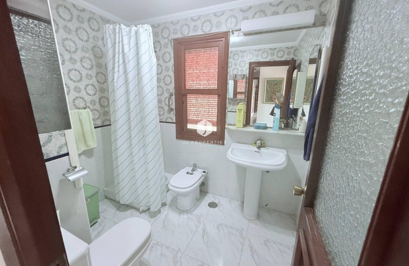 Tweedehands - Villa -
Orihuela Costa - Campoamor