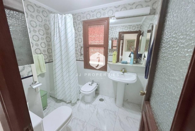 Tweedehands - Villa -
Orihuela Costa - Campoamor