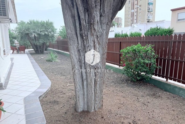 Tweedehands - Villa -
Orihuela Costa - Campoamor