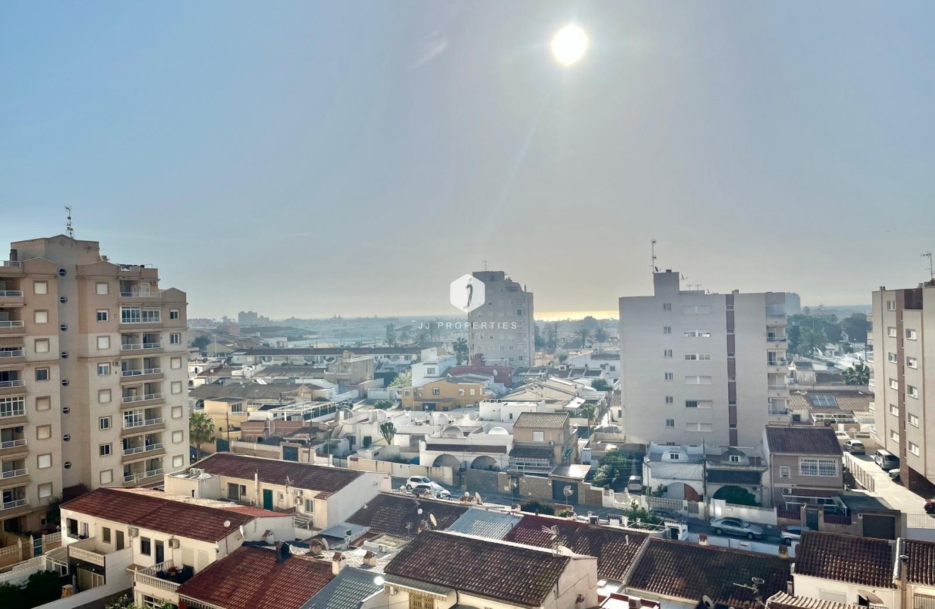 Tweedehands - Appartement / flat -
Torrevieja - Calas blanca