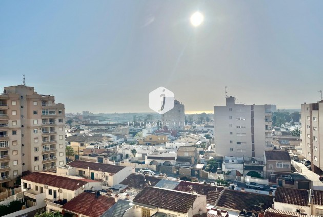 Tweedehands - Appartement / flat -
Torrevieja - Calas blanca