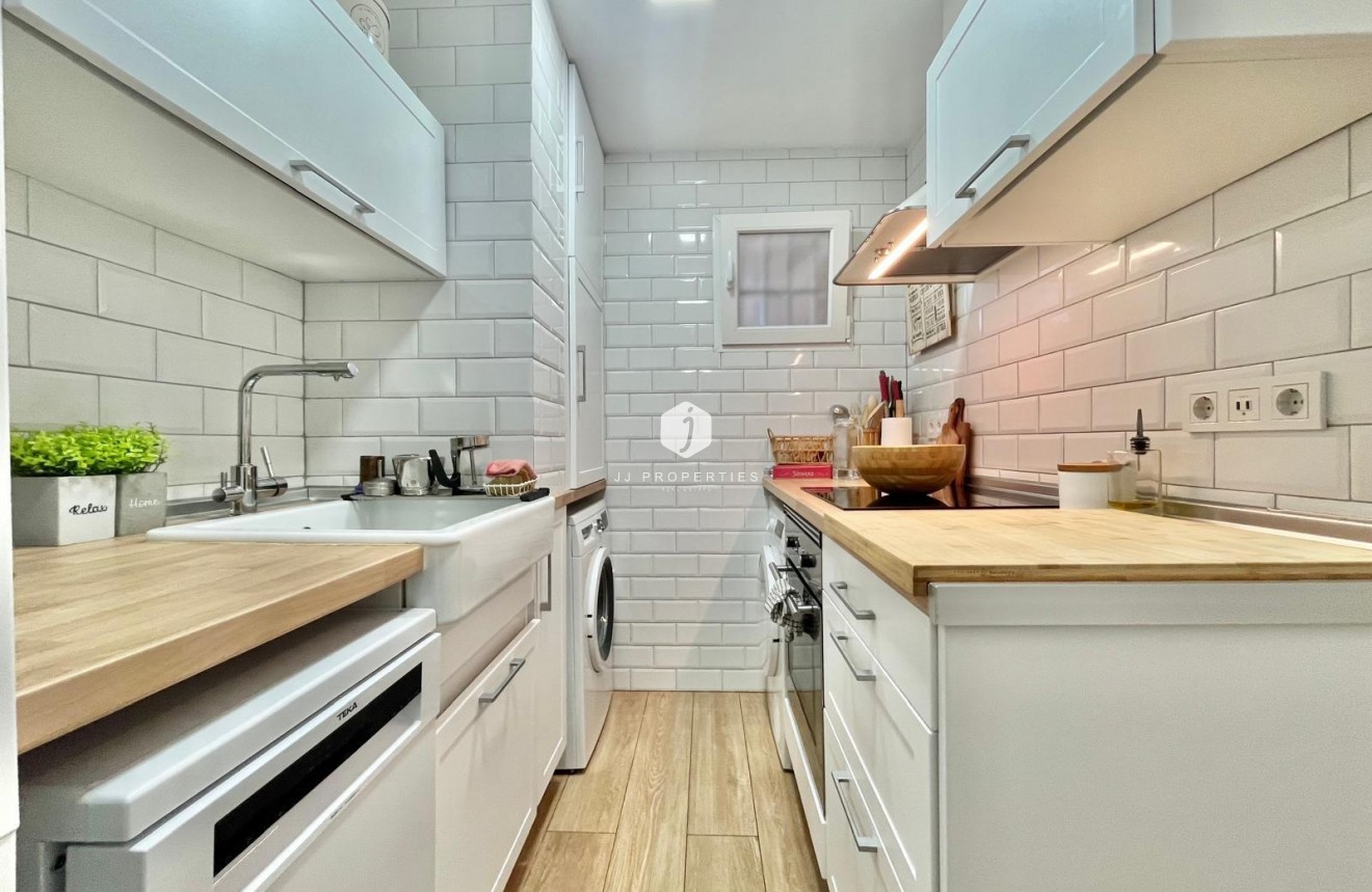 Tweedehands - Appartement / flat -
Torrevieja - Calas blanca