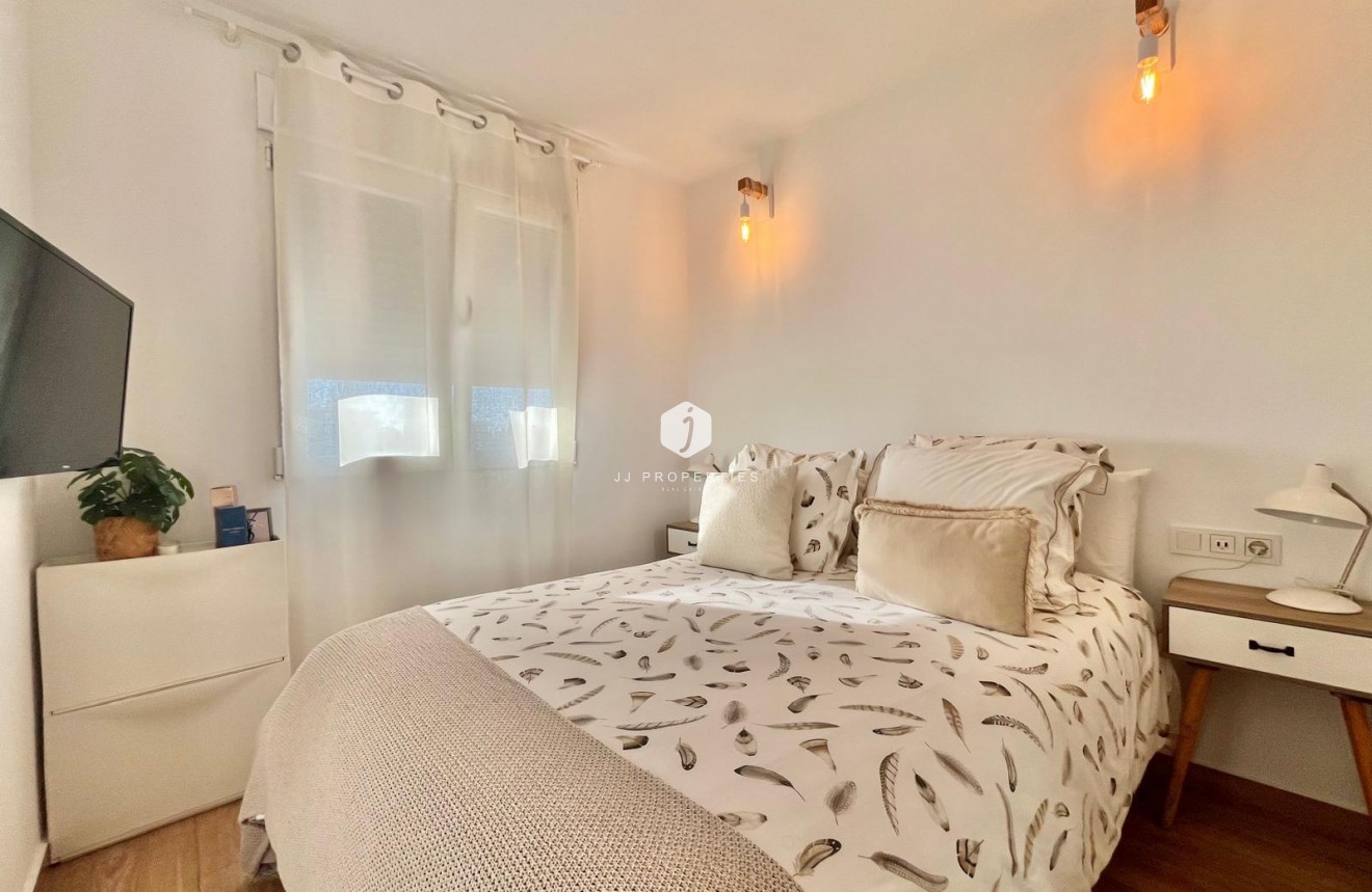 Tweedehands - Appartement / flat -
Torrevieja - Calas blanca