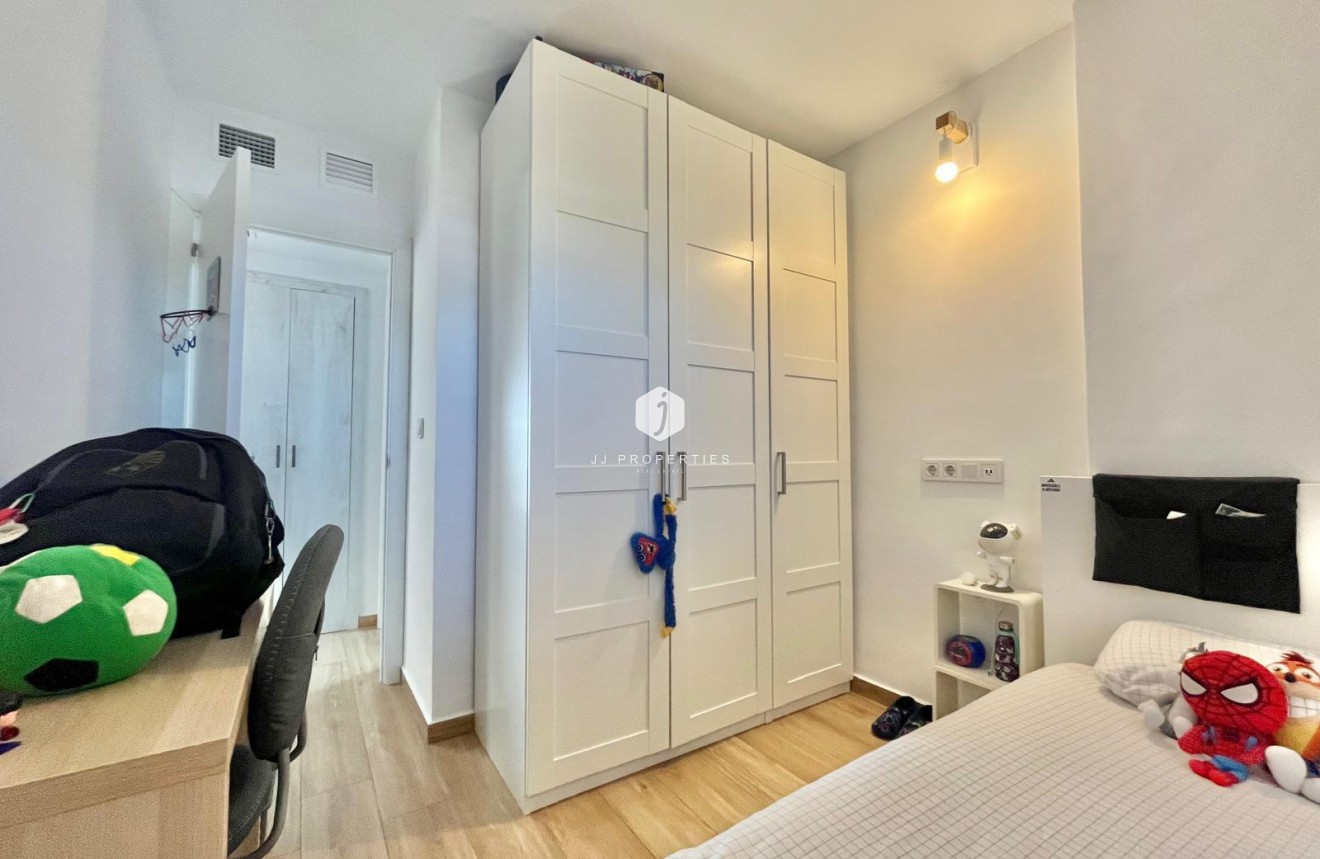 Tweedehands - Appartement / flat -
Torrevieja - Calas blanca