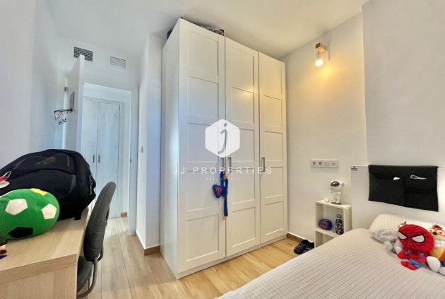 Tweedehands - Appartement / flat -
Torrevieja - Calas blanca