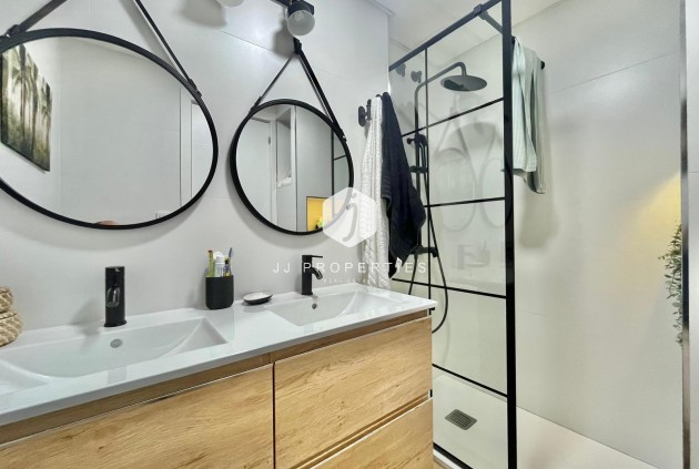 Tweedehands - Appartement / flat -
Torrevieja - Calas blanca